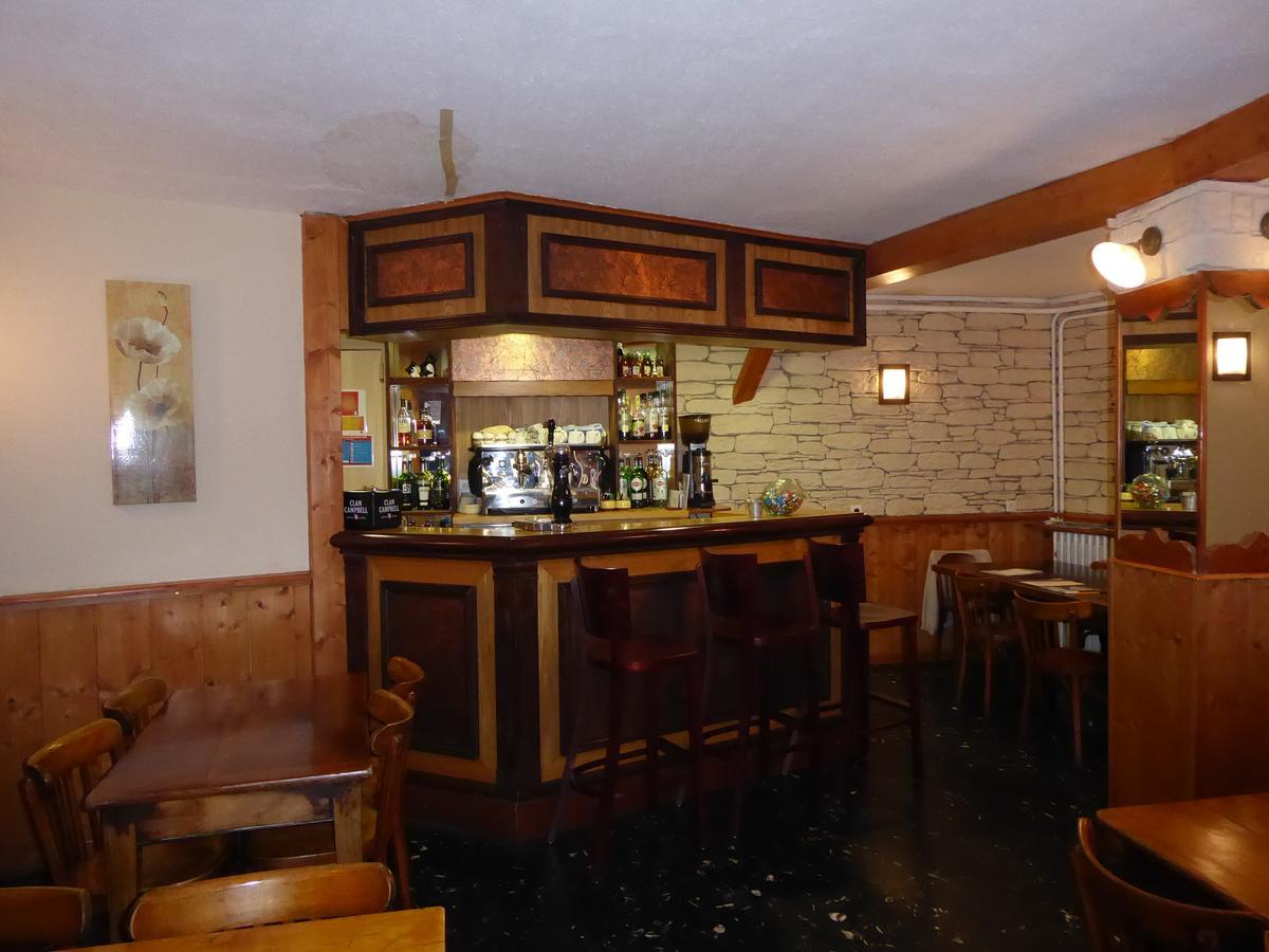 Hotel Les Chenets Saint-Julien-en-Champsaur Exterior foto